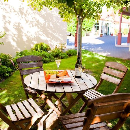 Cumberland Court Motel Хейстингс Экстерьер фото